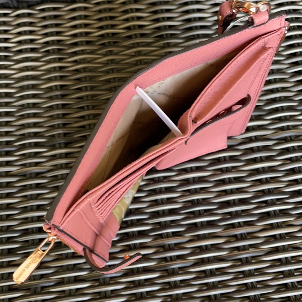 MICHAEL KORS LG DOUBLE ZIP WRISTLET - Picture 16 of 16